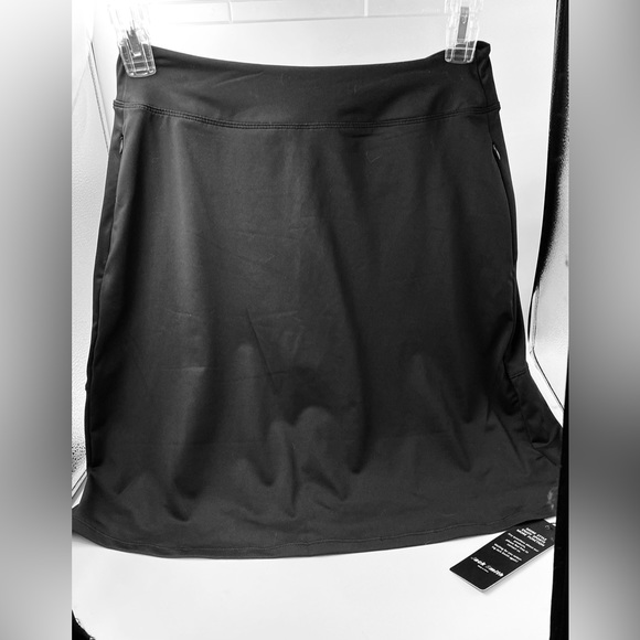 NWT SKORT- black, two pockets – breathable panty underneath – ruffled – pretty - Picture 5 of 6